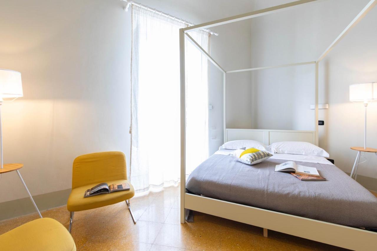 Palazzo Cavarretta - Pinella'S Rooms And Apartment Palermo Exterior photo