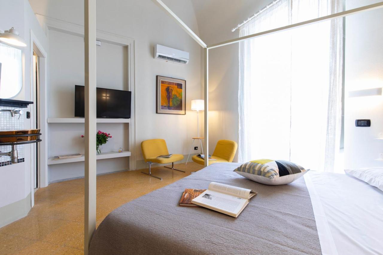 Palazzo Cavarretta - Pinella'S Rooms And Apartment Palermo Exterior photo