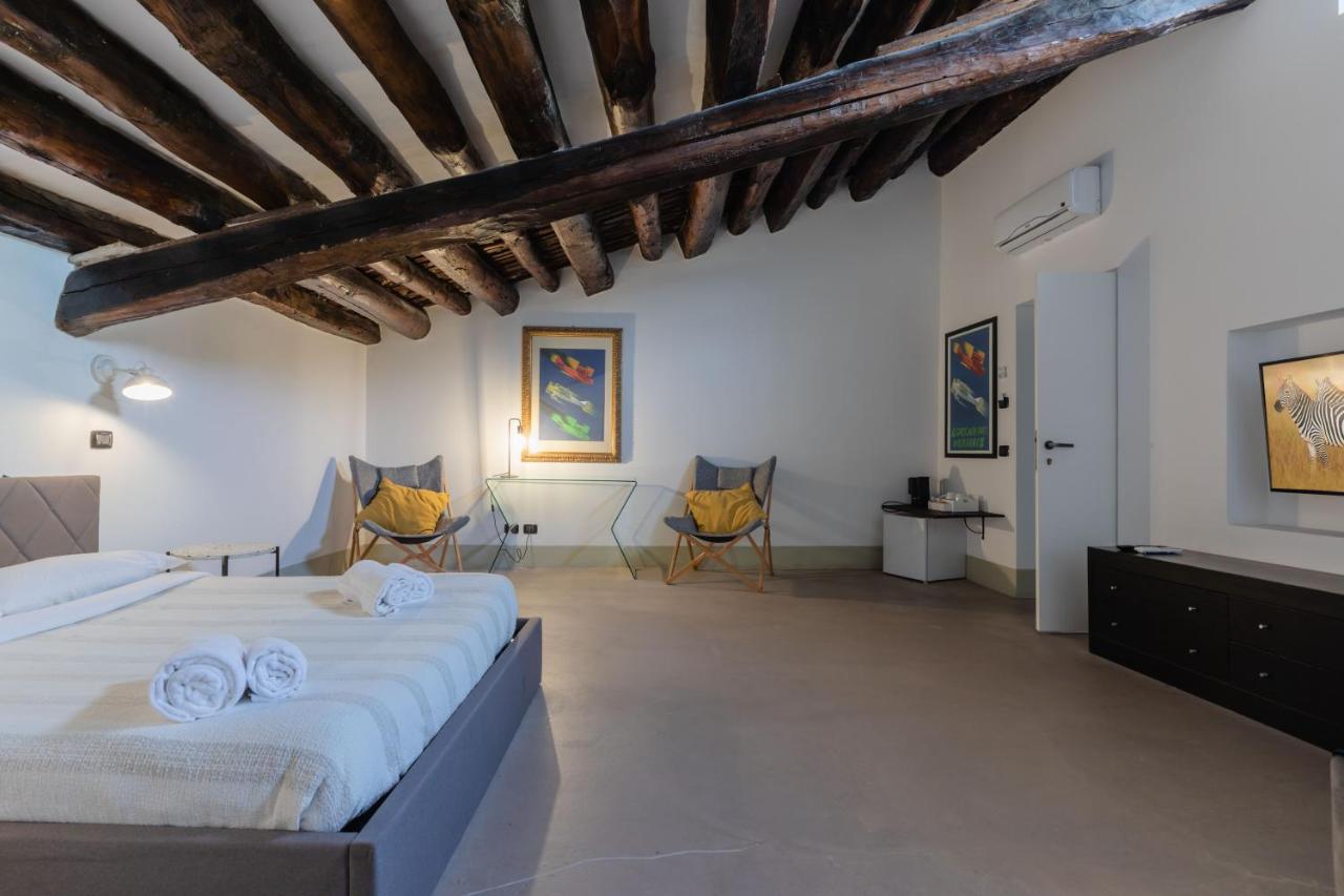 Palazzo Cavarretta - Pinella'S Rooms And Apartment Palermo Exterior photo