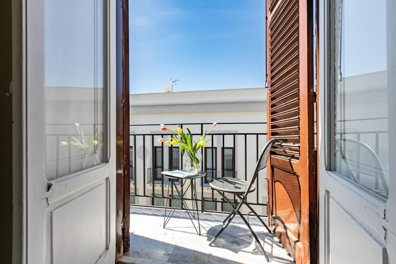 Palazzo Cavarretta - Pinella'S Rooms And Apartment Palermo Exterior photo