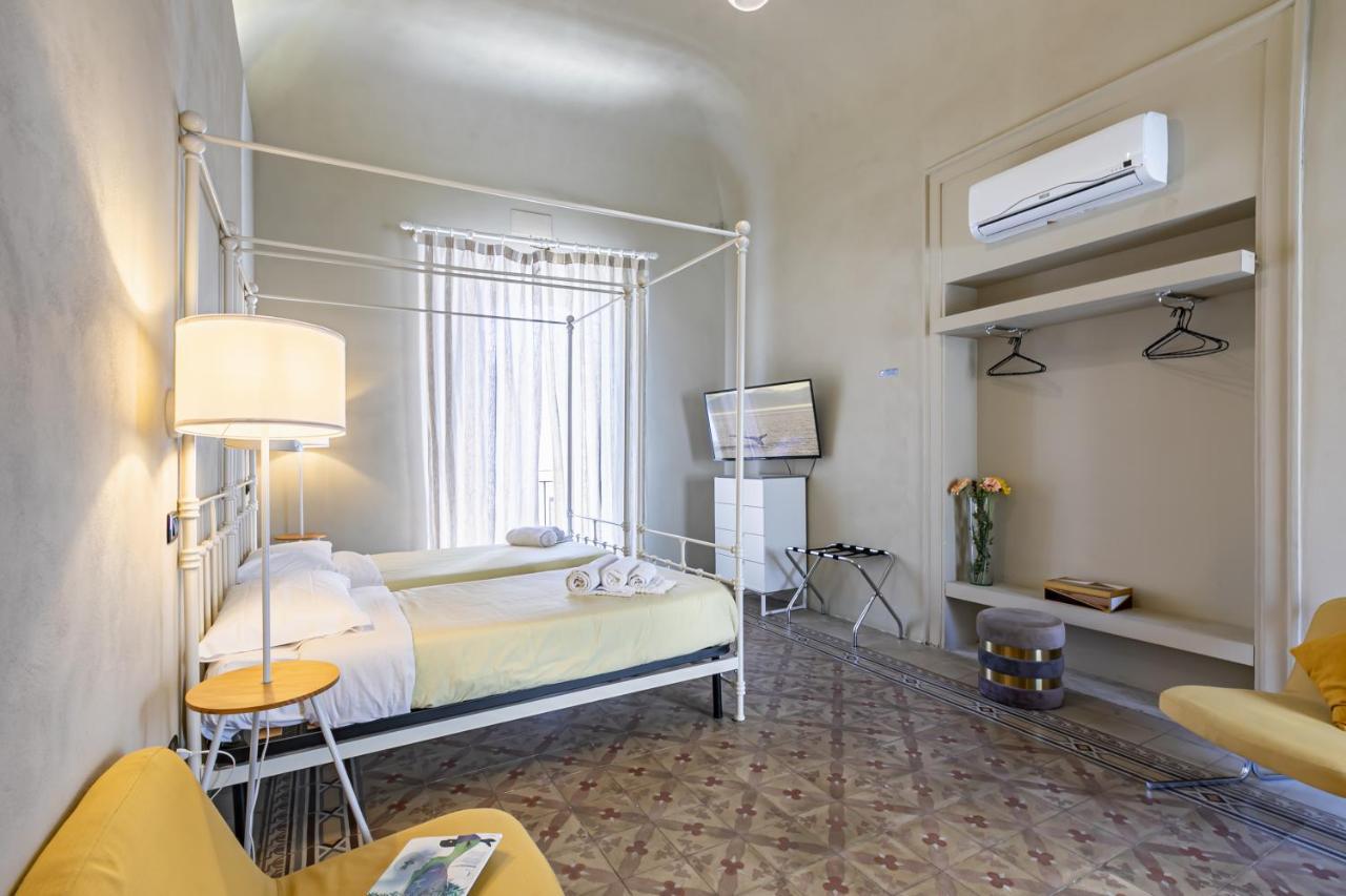 Palazzo Cavarretta - Pinella'S Rooms And Apartment Palermo Exterior photo