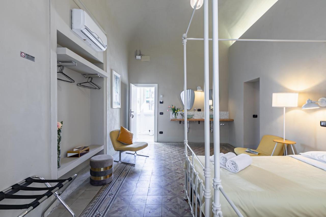 Palazzo Cavarretta - Pinella'S Rooms And Apartment Palermo Exterior photo